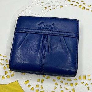 💙 Blue Coach mini wallet.💙
